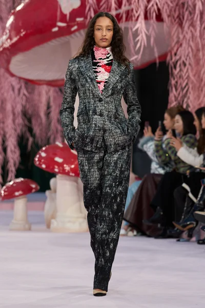 Look 38